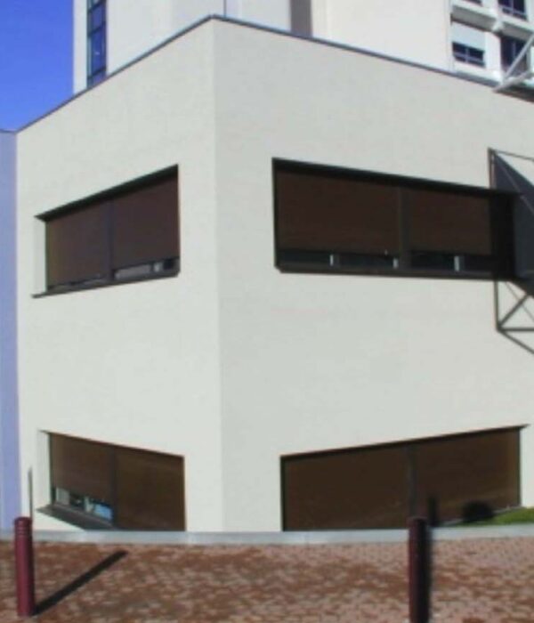 Bâtiment de dialyse AURAL Bourgoin-Jallieu façade du centre hospitalier après construction