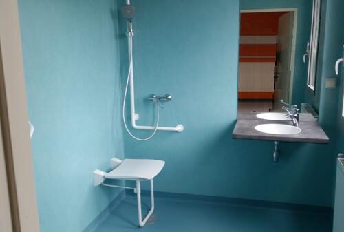 Salle de bains créée dans le service de chirurgie du CH Voiron