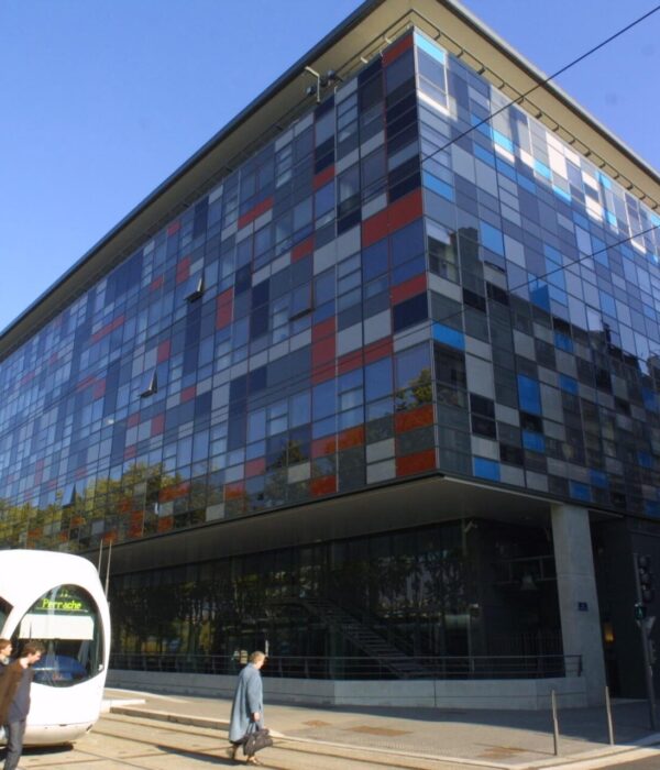 Intérieur du centre hospitalier Saint-Joseph Saint-Luc après réaménagement technique